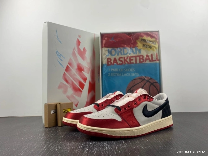 Reps LUCY Room Away Trophy Jordan 1 x OG Low Air FN0432-100 0702